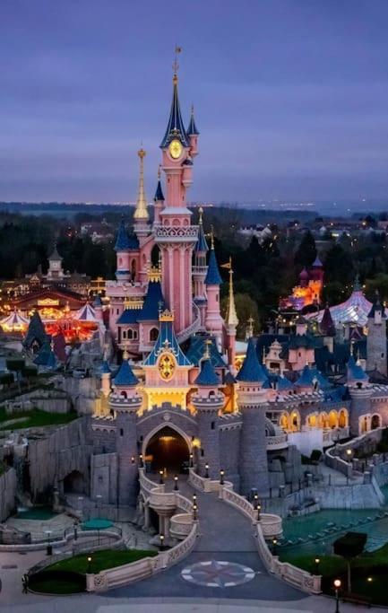 Appartement Familial 8 Personnes Proche De Disney Et Paris シェシー エクステリア 写真